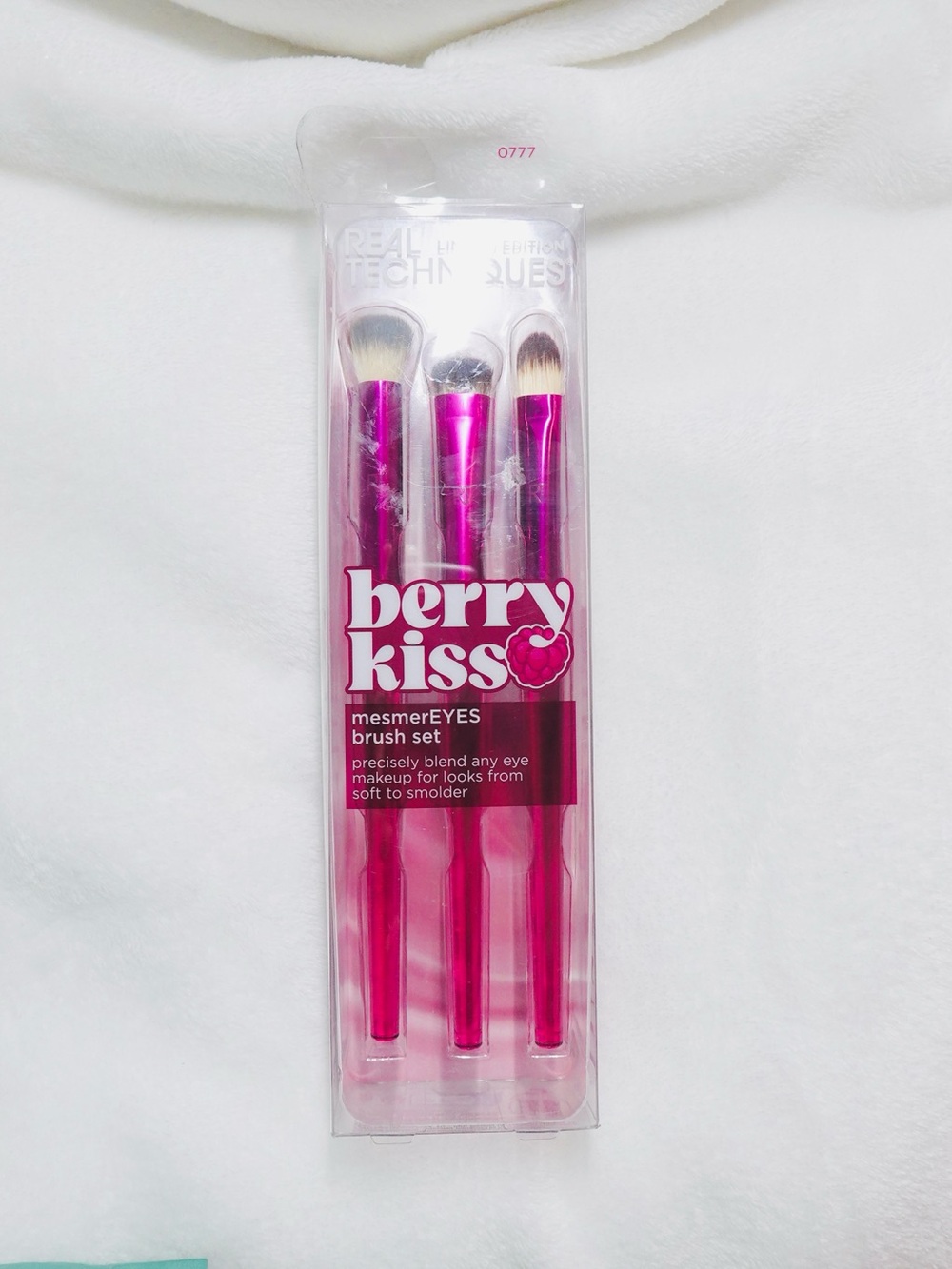 Real Techniques Berry Kiss Limited Edition Mesmereyes Brush Set New